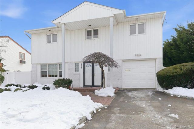 974 Mildred Drive, Baldwin, NY 11510