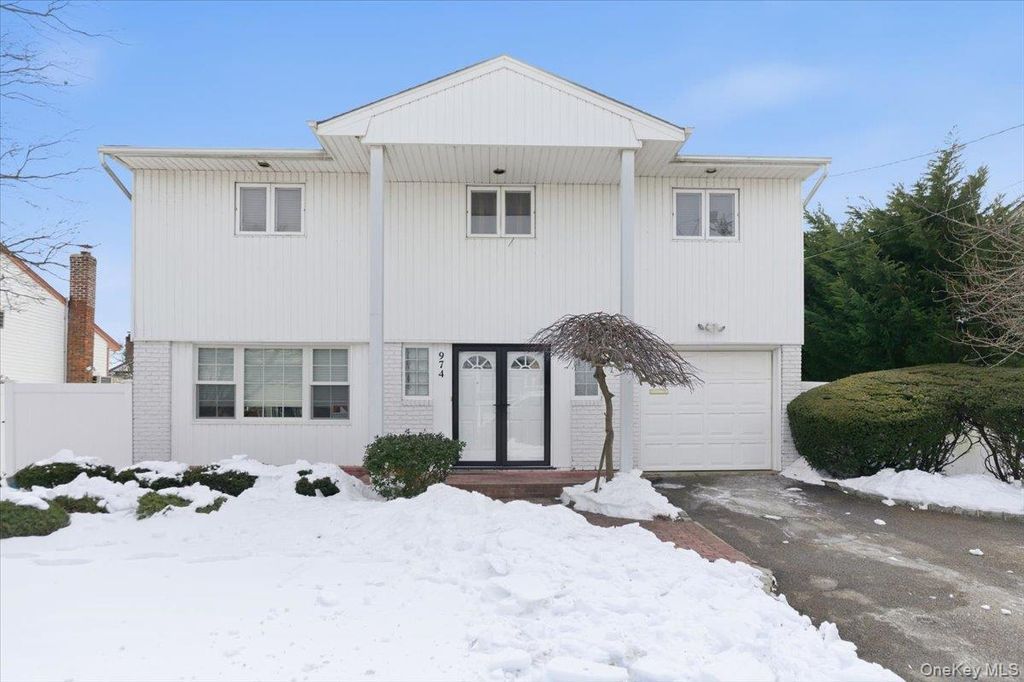 974 Mildred Drive, Baldwin, NY 11510