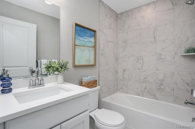 793 Canterbury Lane, Troy, MI 48085