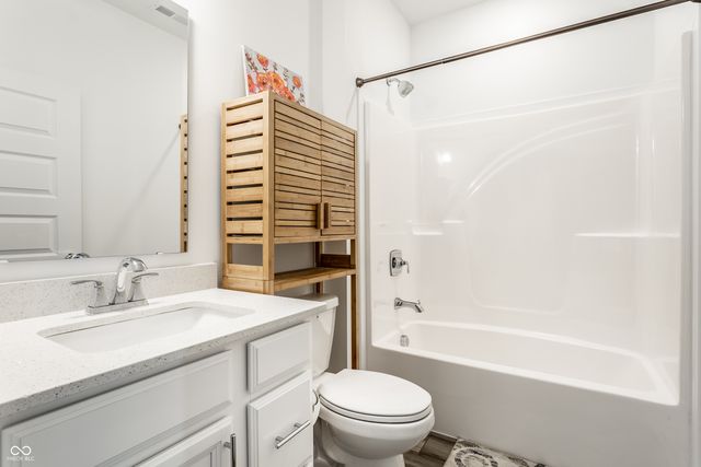 11453 Lottie Circle, Noblesville, IN 46060