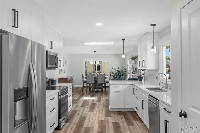 11 Rue Grand Drive, Lake St Louis, MO 63367