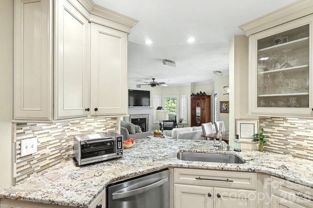 401 N Church Street 208, Charlotte, NC 28202