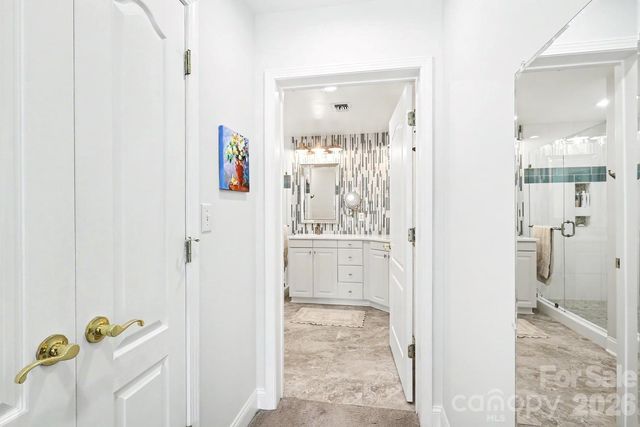 401 N Church Street 208, Charlotte, NC 28202