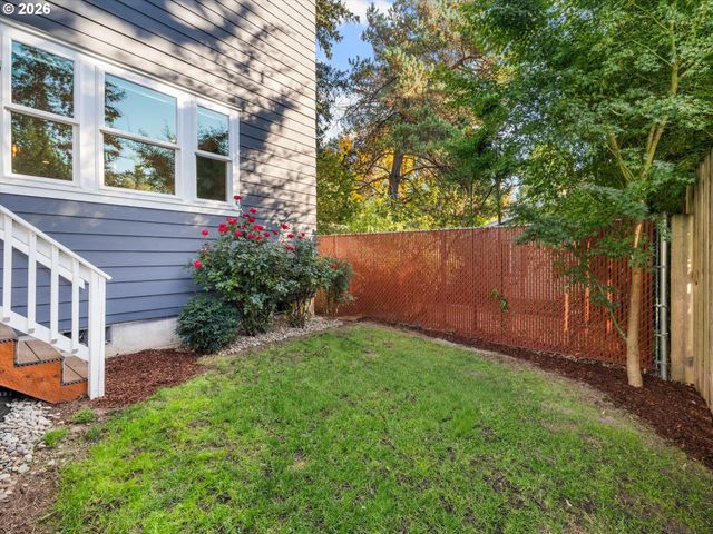 7925 Se CESAR E CHAVEZ Blvd, Portland, OR 97202