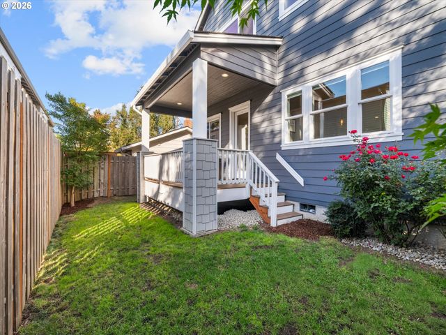 7925 Se CESAR E CHAVEZ Blvd, Portland, OR 97202