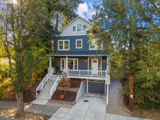 7925 Se CESAR E CHAVEZ Blvd, Portland, OR 97202