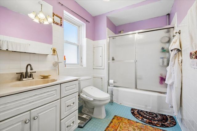 6147 N Central Park Avenue, Chicago, IL 60659