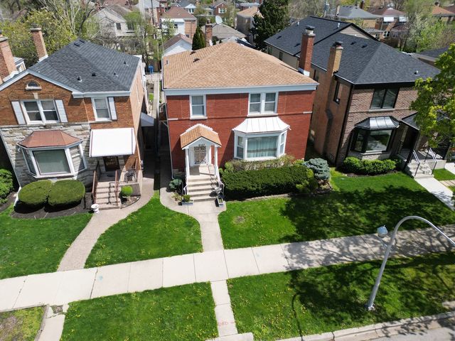 6147 N Central Park Avenue, Chicago, IL 60659