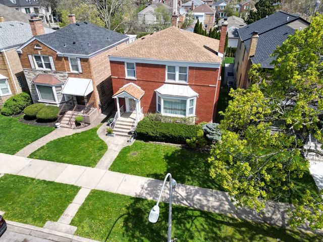 6147 N Central Park Avenue, Chicago, IL 60659