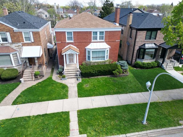 6147 N Central Park Avenue, Chicago, IL 60659