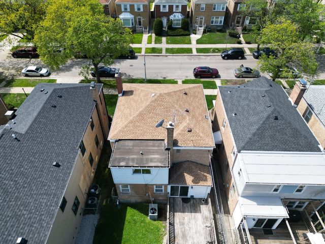6147 N Central Park Avenue, Chicago, IL 60659