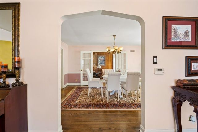6147 N Central Park Avenue, Chicago, IL 60659