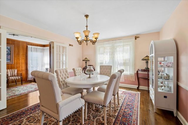 6147 N Central Park Avenue, Chicago, IL 60659