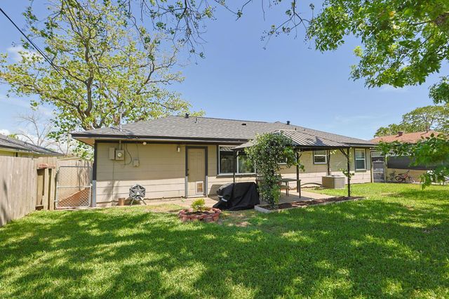 206 Irene Street, Deer Park, TX 77536