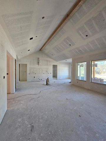 2112 Greentree Drive, Huntsville, TX 77340