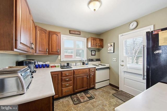 4024 W CHESTER PIKE, Newtown Square, PA 19073