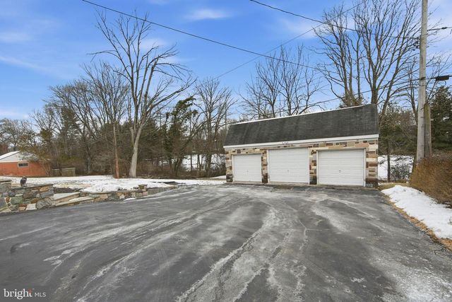 4024 W CHESTER PIKE, Newtown Square, PA 19073