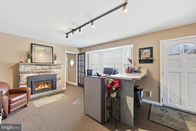 4024 W CHESTER PIKE, Newtown Square, PA 19073