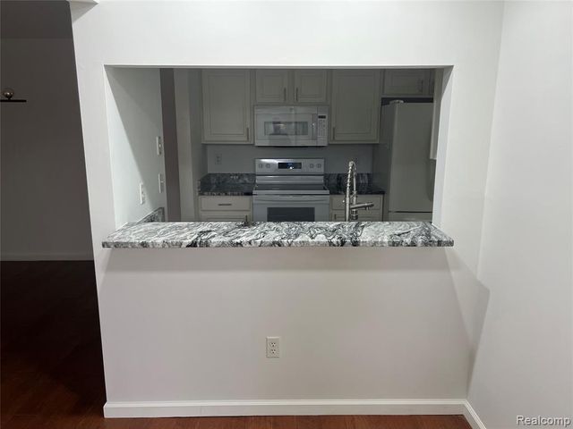 14516 Holborn Drive, Sterling Heights, MI 48313