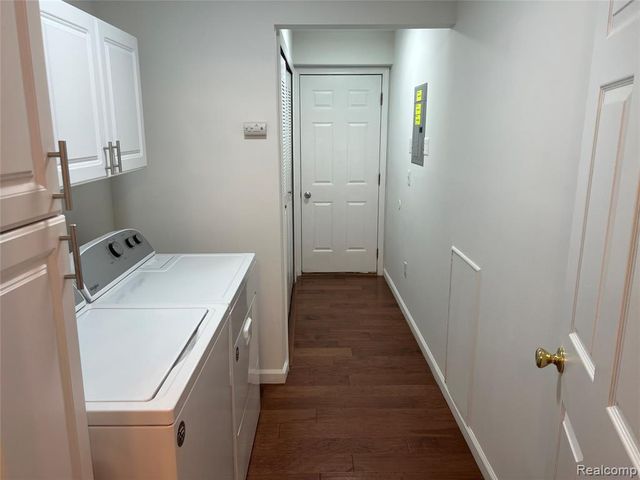 14516 Holborn Drive, Sterling Heights, MI 48313