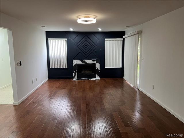 14516 Holborn Drive, Sterling Heights, MI 48313