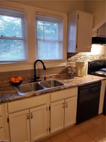 2712 NE Greenway Avenue, Winston-salem, NC 27105