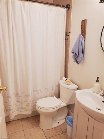 2712 NE Greenway Avenue, Winston-salem, NC 27105
