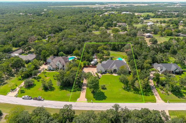 3946 Arboleda Drive, College Station, TX 77845