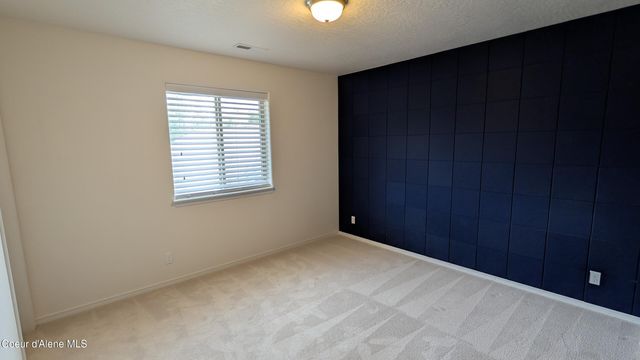 8683 N Salmonberry LOOP, Hayden, ID 83835
