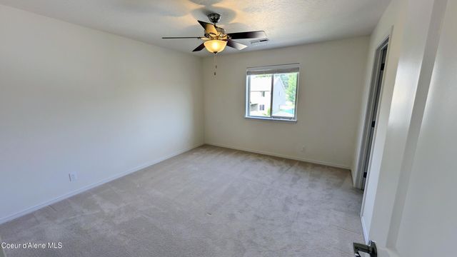 8683 N Salmonberry LOOP, Hayden, ID 83835