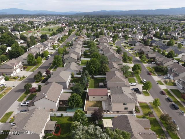 8683 N Salmonberry LOOP, Hayden, ID 83835