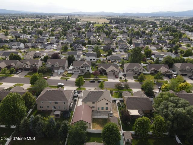 8683 N Salmonberry LOOP, Hayden, ID 83835