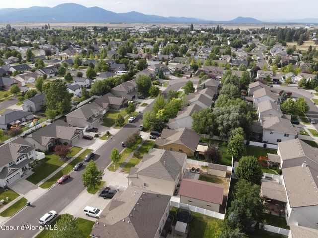 8683 N Salmonberry LOOP, Hayden, ID 83835