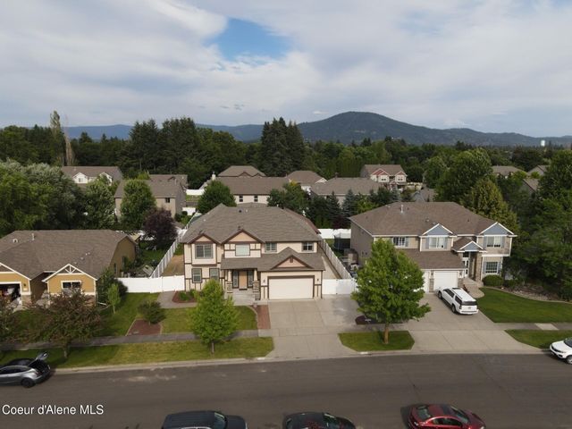 8683 N Salmonberry LOOP, Hayden, ID 83835