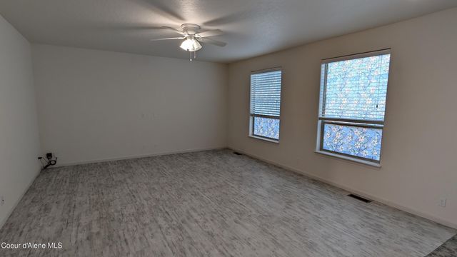 8683 N Salmonberry LOOP, Hayden, ID 83835
