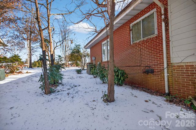 1624 Brentwood Drive, Newton, NC 28658