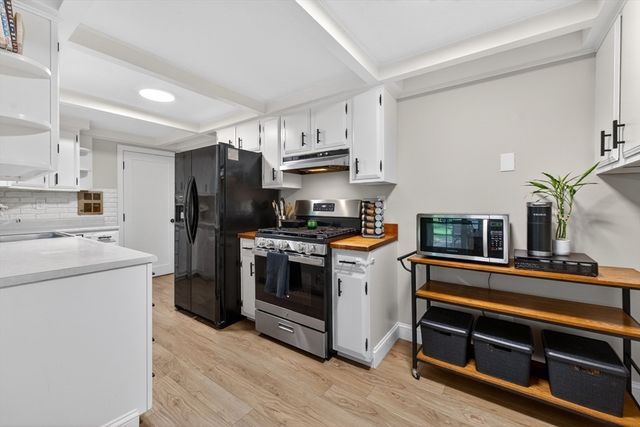 33 Lincoln St, Medway, MA 02053
