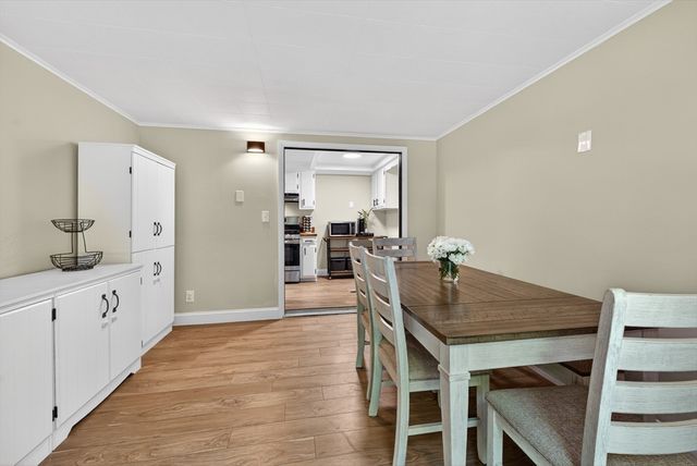 33 Lincoln St, Medway, MA 02053
