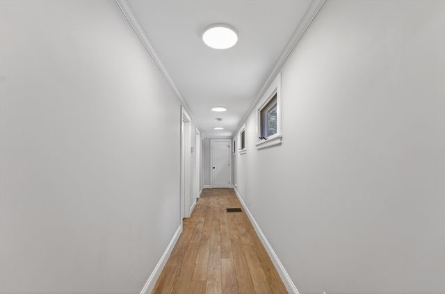 33 Lincoln St, Medway, MA 02053
