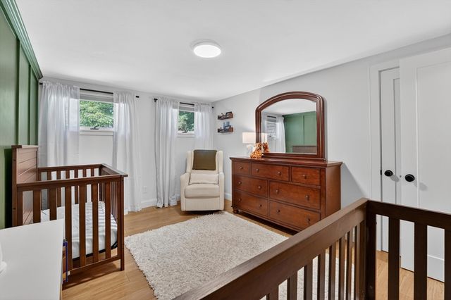 33 Lincoln St, Medway, MA 02053