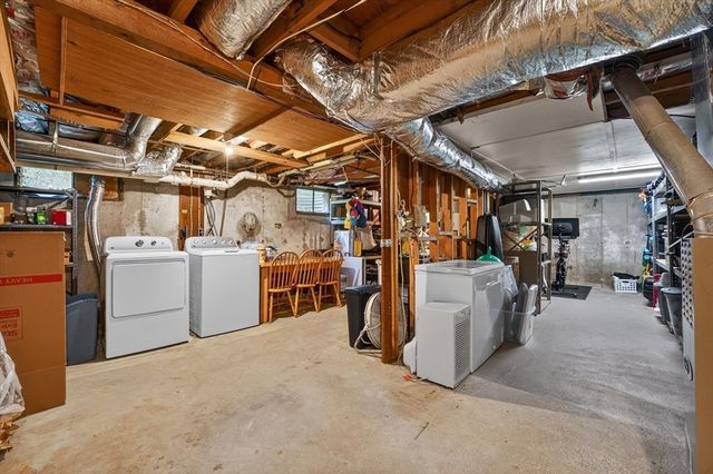 33 Lincoln St, Medway, MA 02053