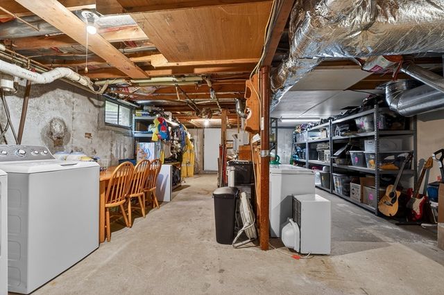 33 Lincoln St, Medway, MA 02053