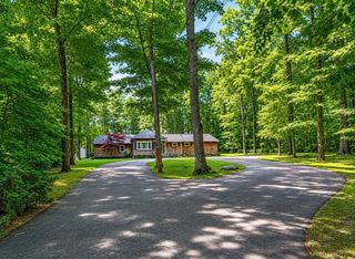 33 Lincoln St, Medway, MA 02053