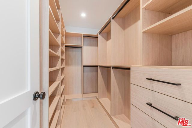 5110 Garden Grove Avenue, Tarzana (los Angeles), CA 91356