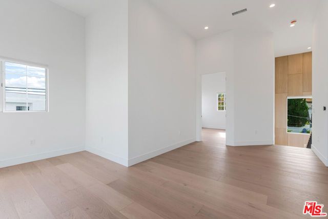 5110 Garden Grove Avenue, Tarzana (los Angeles), CA 91356