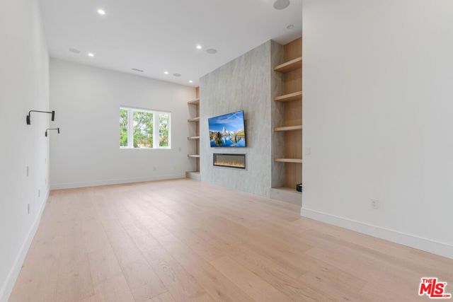 5110 Garden Grove Avenue, Tarzana (los Angeles), CA 91356