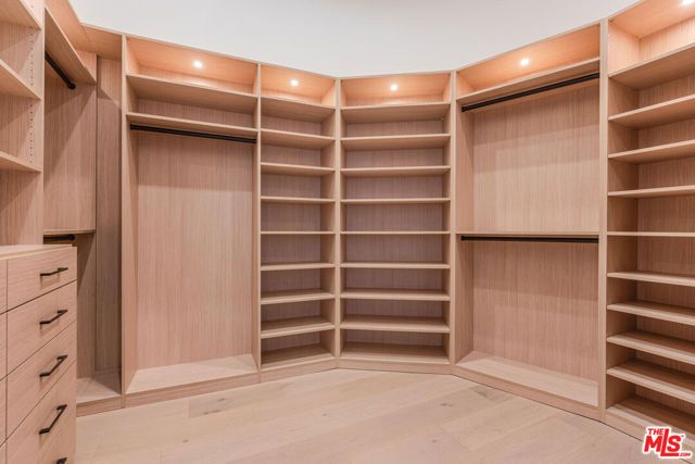 5110 Garden Grove Avenue, Tarzana (los Angeles), CA 91356