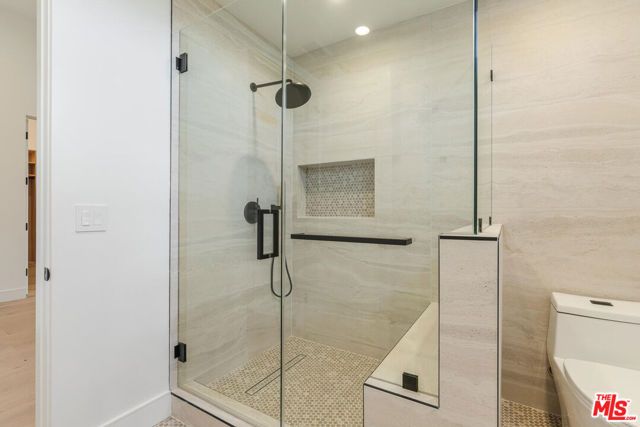 5110 Garden Grove Avenue, Tarzana (los Angeles), CA 91356