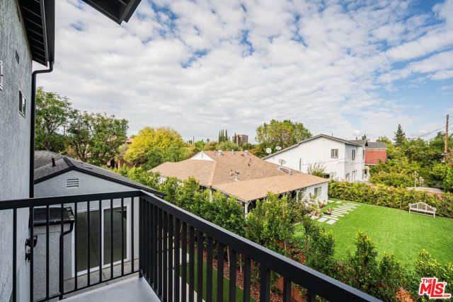 5110 Garden Grove Avenue, Tarzana (los Angeles), CA 91356