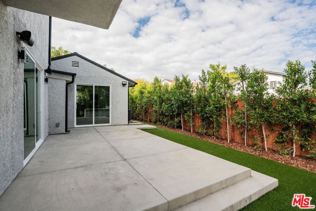 5110 Garden Grove Avenue, Tarzana (los Angeles), CA 91356